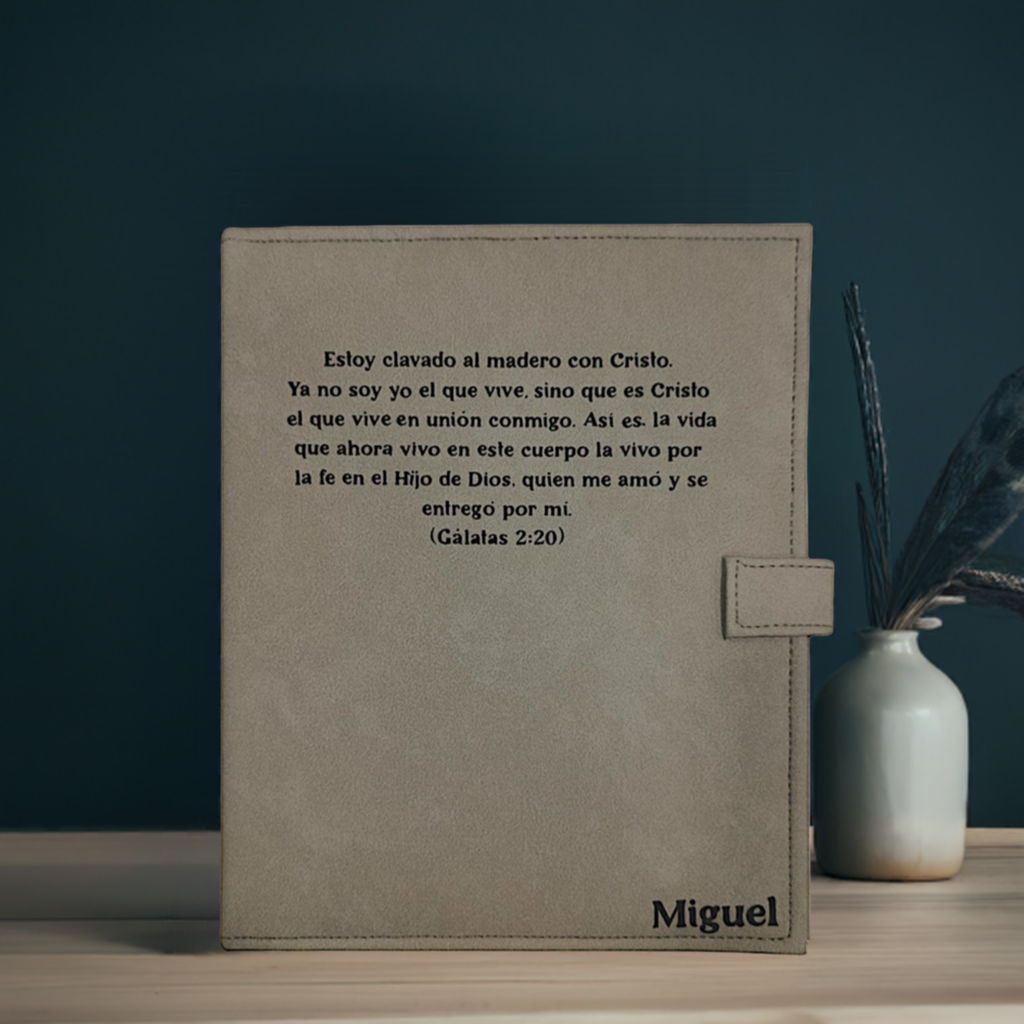 Carpeta para revistas y tratados con nombre y texto